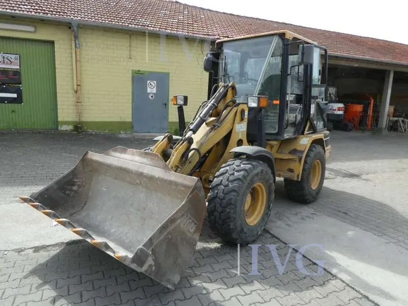 Radlader CATERPILLAR 906